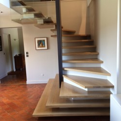 Escalier moderne sur-mesure en bois
