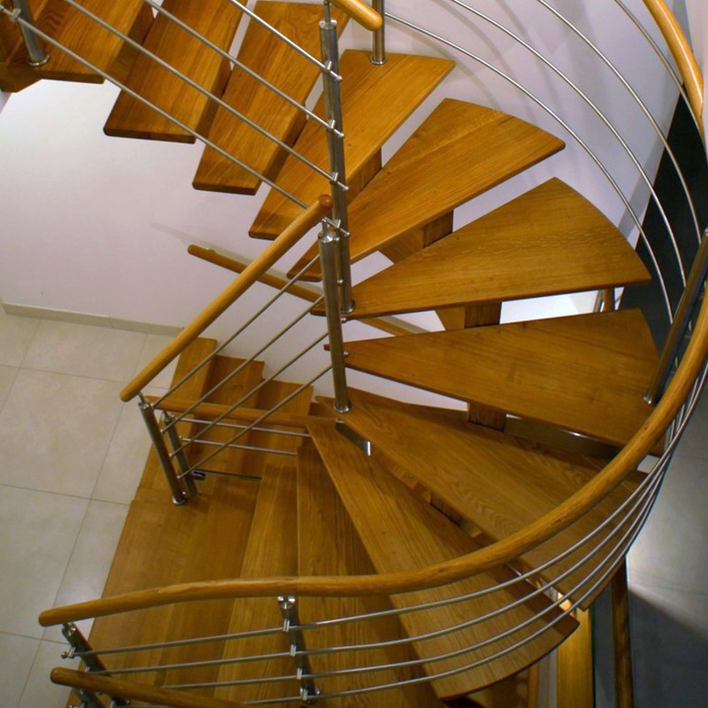 Escalier hélicoïdal en bois sur-mesure