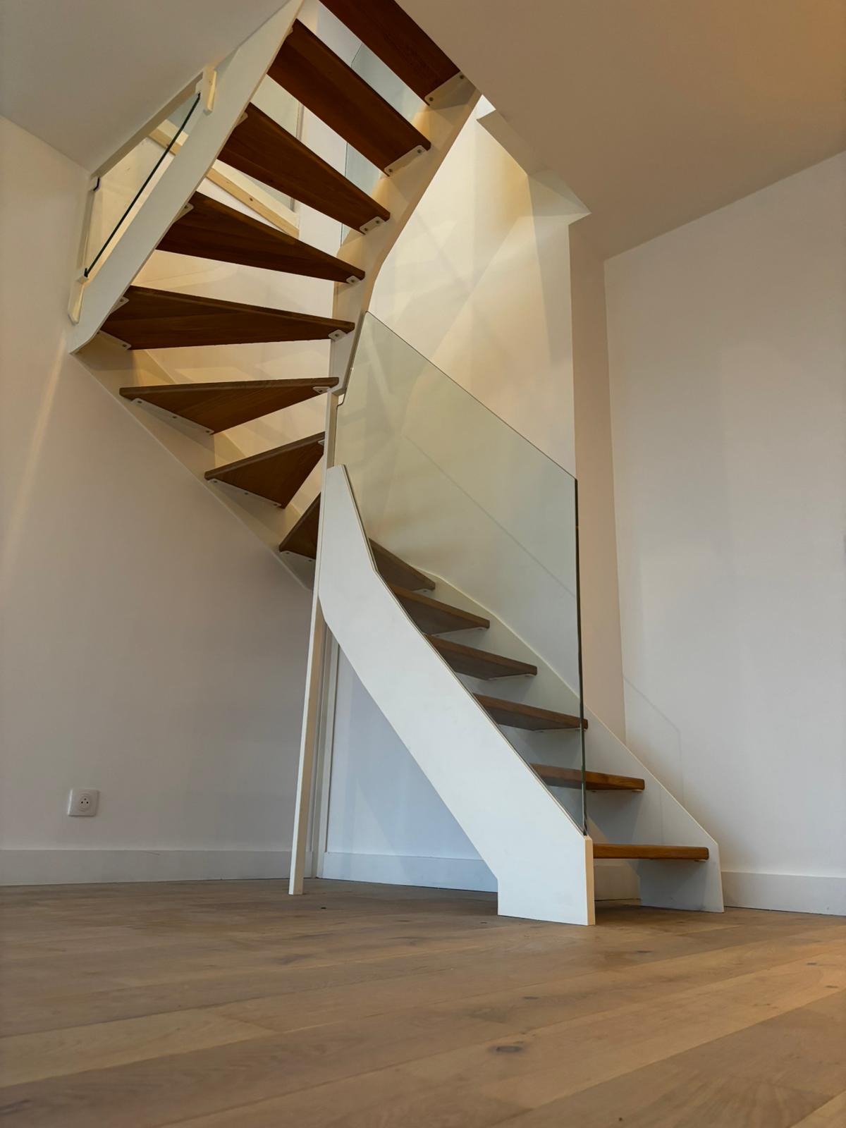Escalier demi-tour