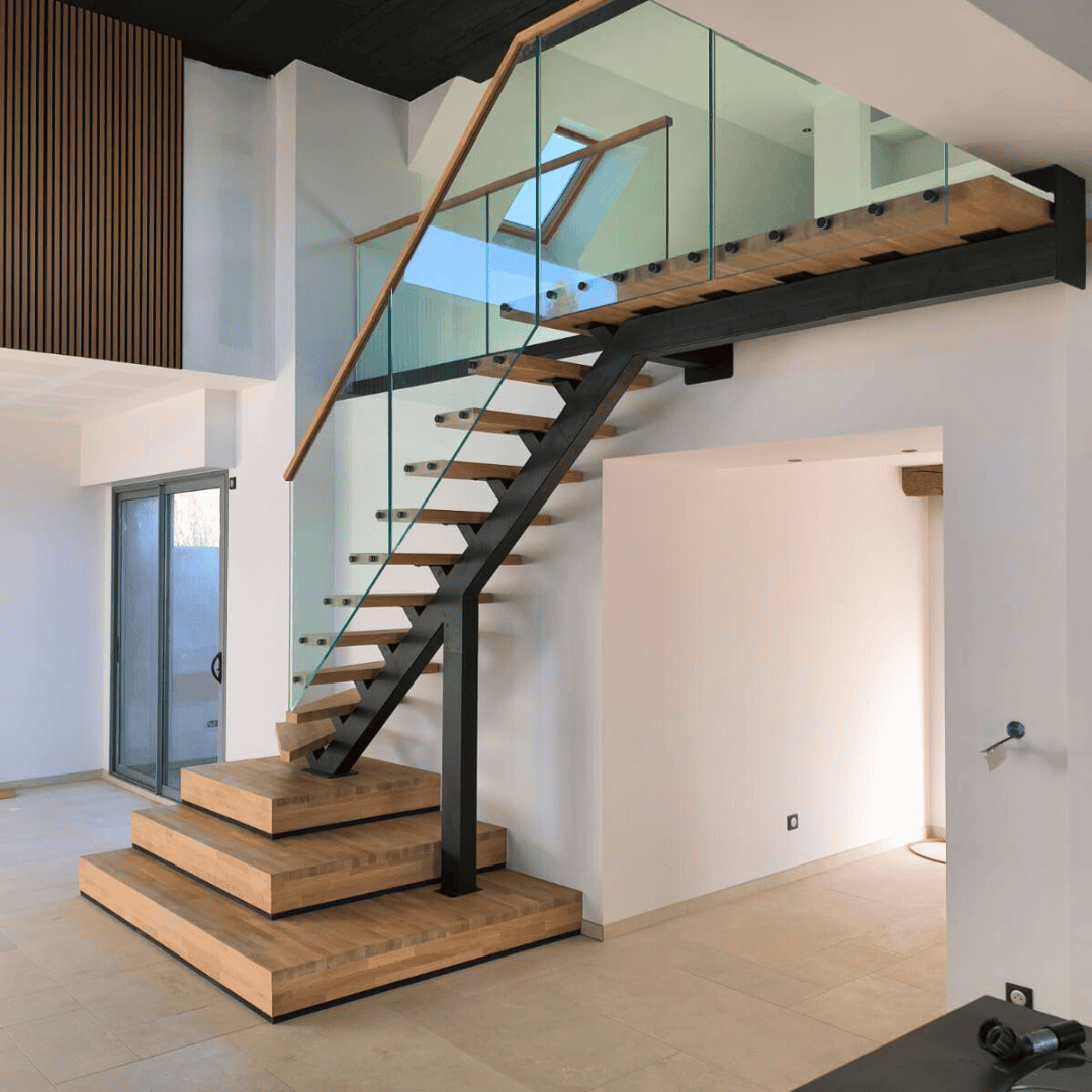 Escalier avec vitrage transparent