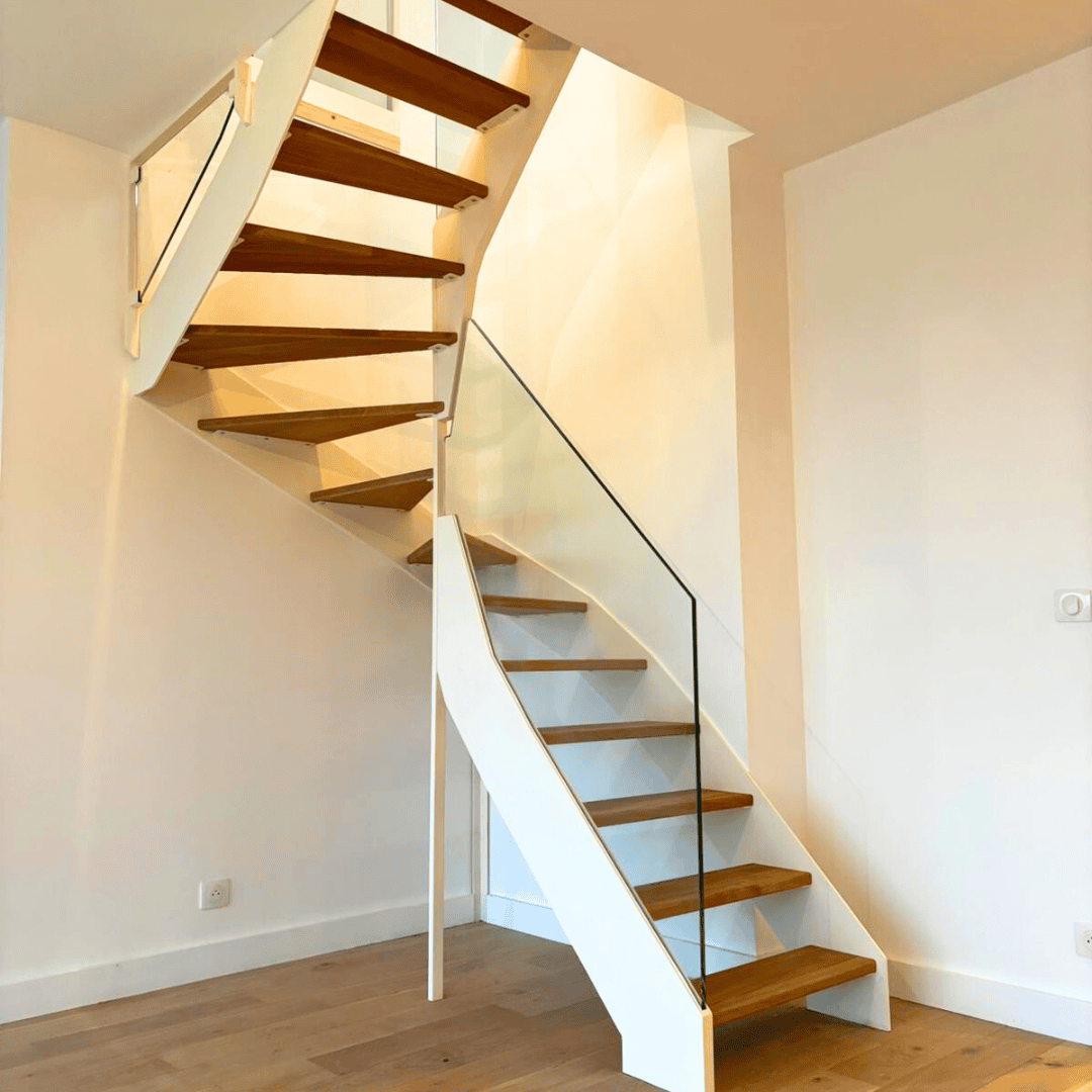 Escalier en bois et métal zig-zag