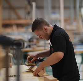 Oéba : Voir l'atelier de fabrication des escaliers