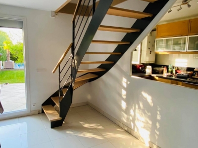 Pourquoi et comment choisir un escalier métal et bois ? OéBa