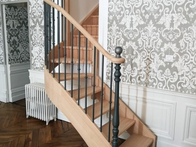 Projet : Un escalier sur-mesure en bois et fer forgé OéBa